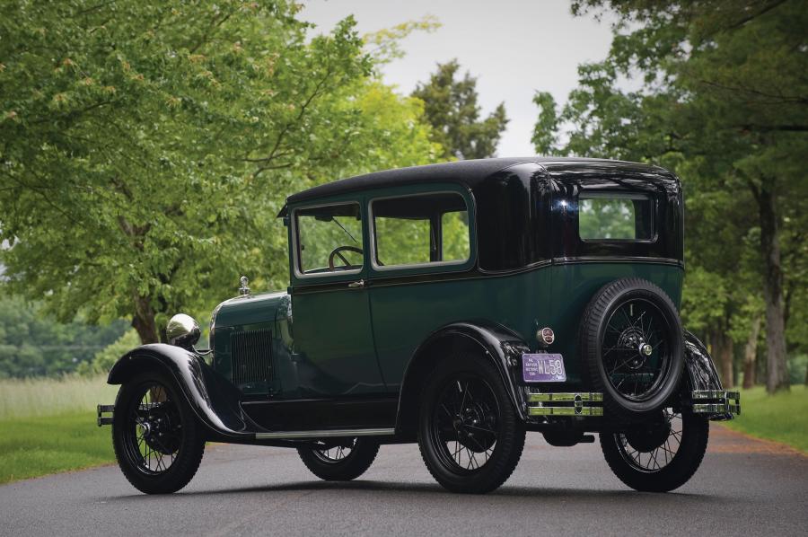  Ford Model A Tudor Sedan 1928 года  (фото 8 из 9)